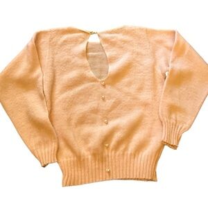 Classic Soft Pink Sweater XS with Pearl Button Back